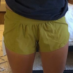 Lululemon Hotty Hot Shorts 2.5"